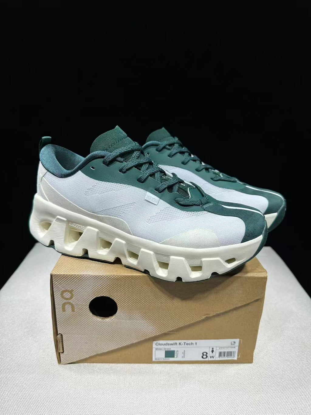 ON - KITH K TECH 1 WHITE GREEN