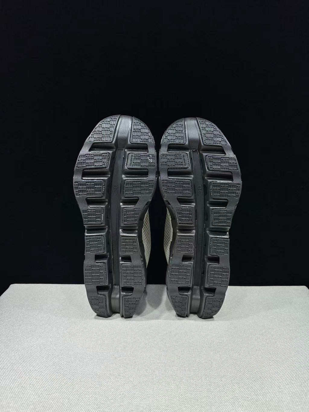 ON - KITH K TECH 2 THORN GANACHE