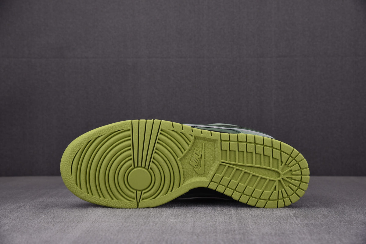 Nike SB Dunk  Low  x Concepts "Green Lobster"
