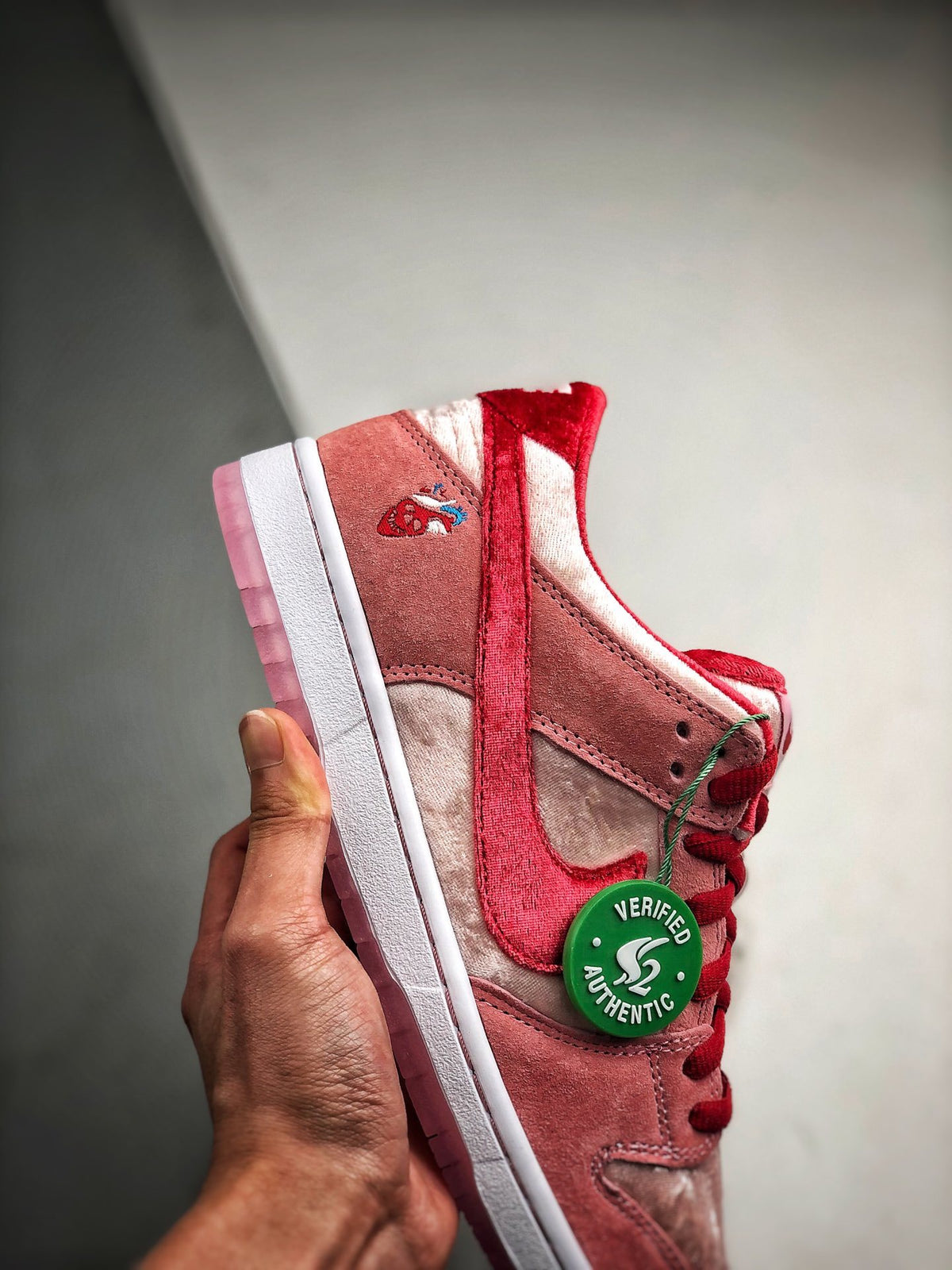 Nike SB Dunk  Low StrangeLove Skateboards