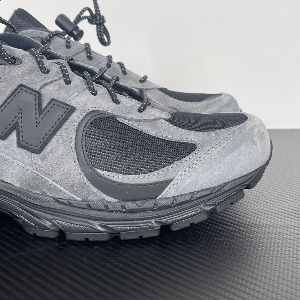NEW BALANCE 2002 x JJJJound 2002R Gore-Tex in Charcoal
