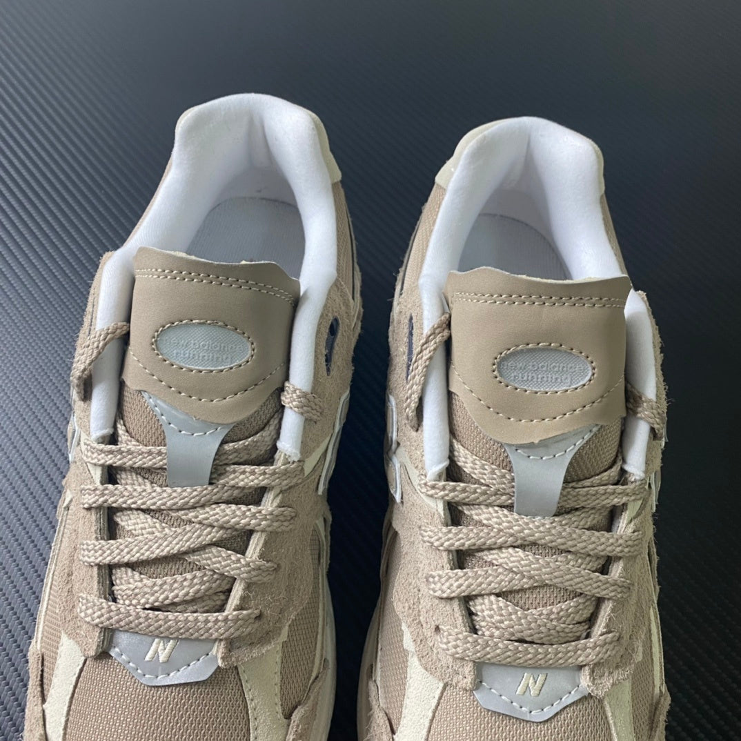 NEW BALANCE 2002R "Protection Pack - Driftwood"