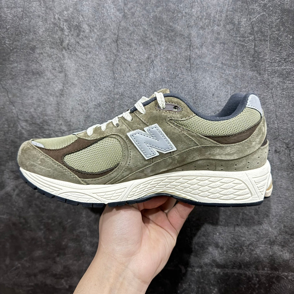 NEW BALANCE 2002R  "Dark Camo" (Olive Brown)