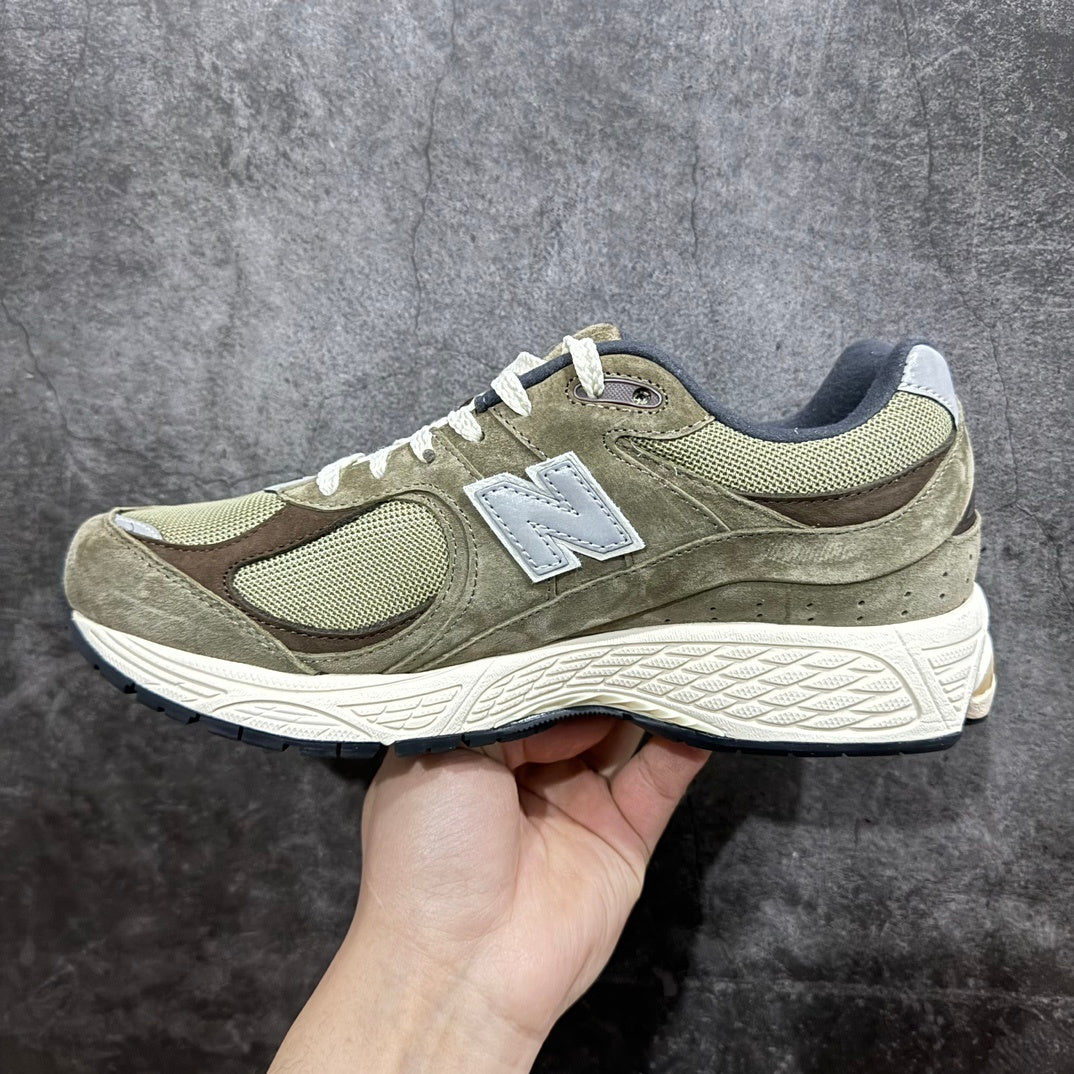 NEW BALANCE 2002R  "Dark Camo" (Olive Brown)