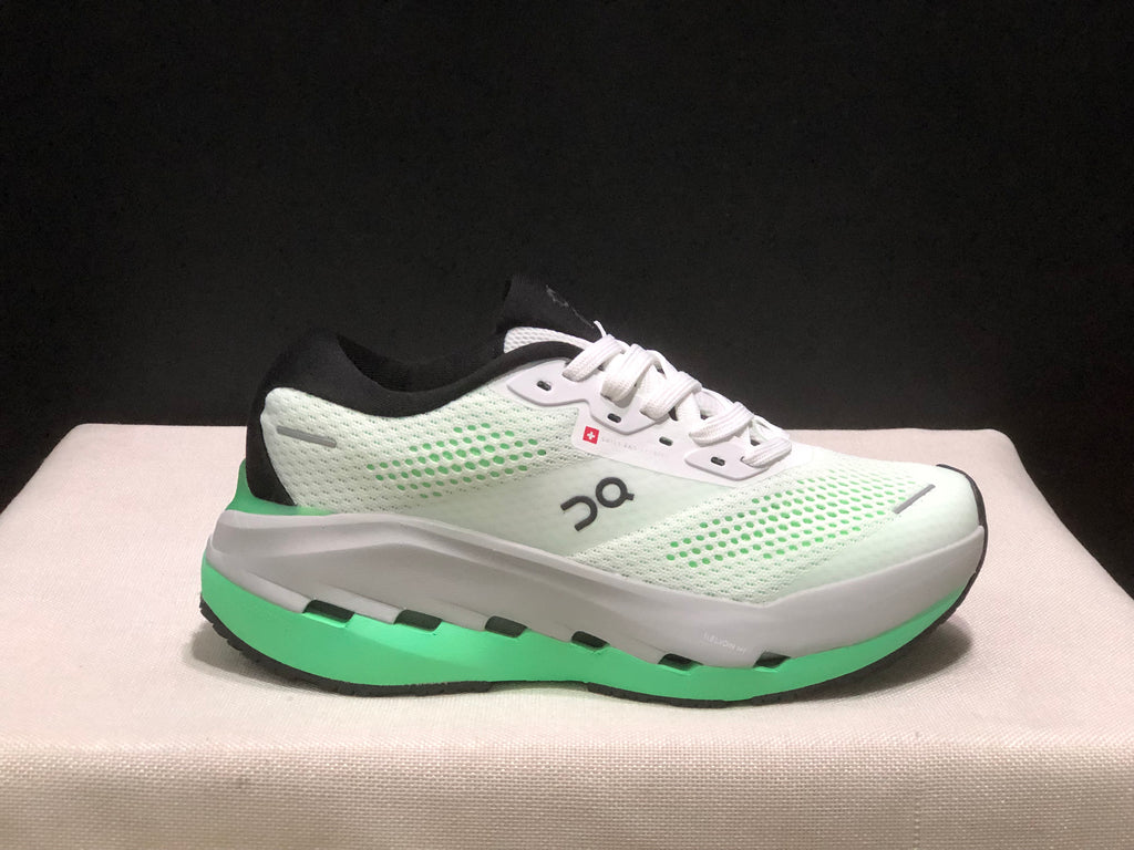 ON- Cloudrunner 3 Max White Verdite