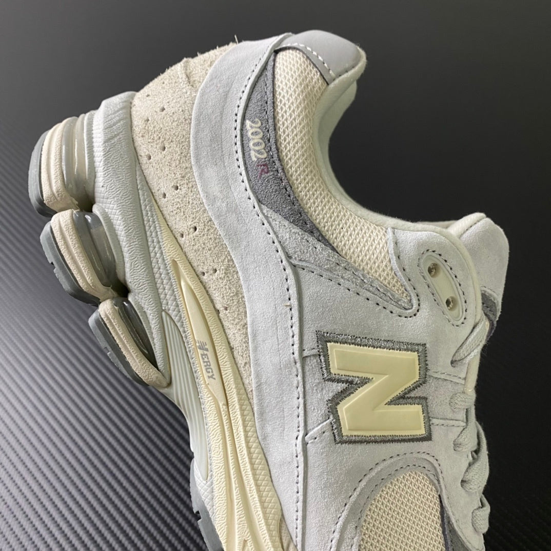 NEW BALANCE 2002R "Lunar New Year - Concrete"