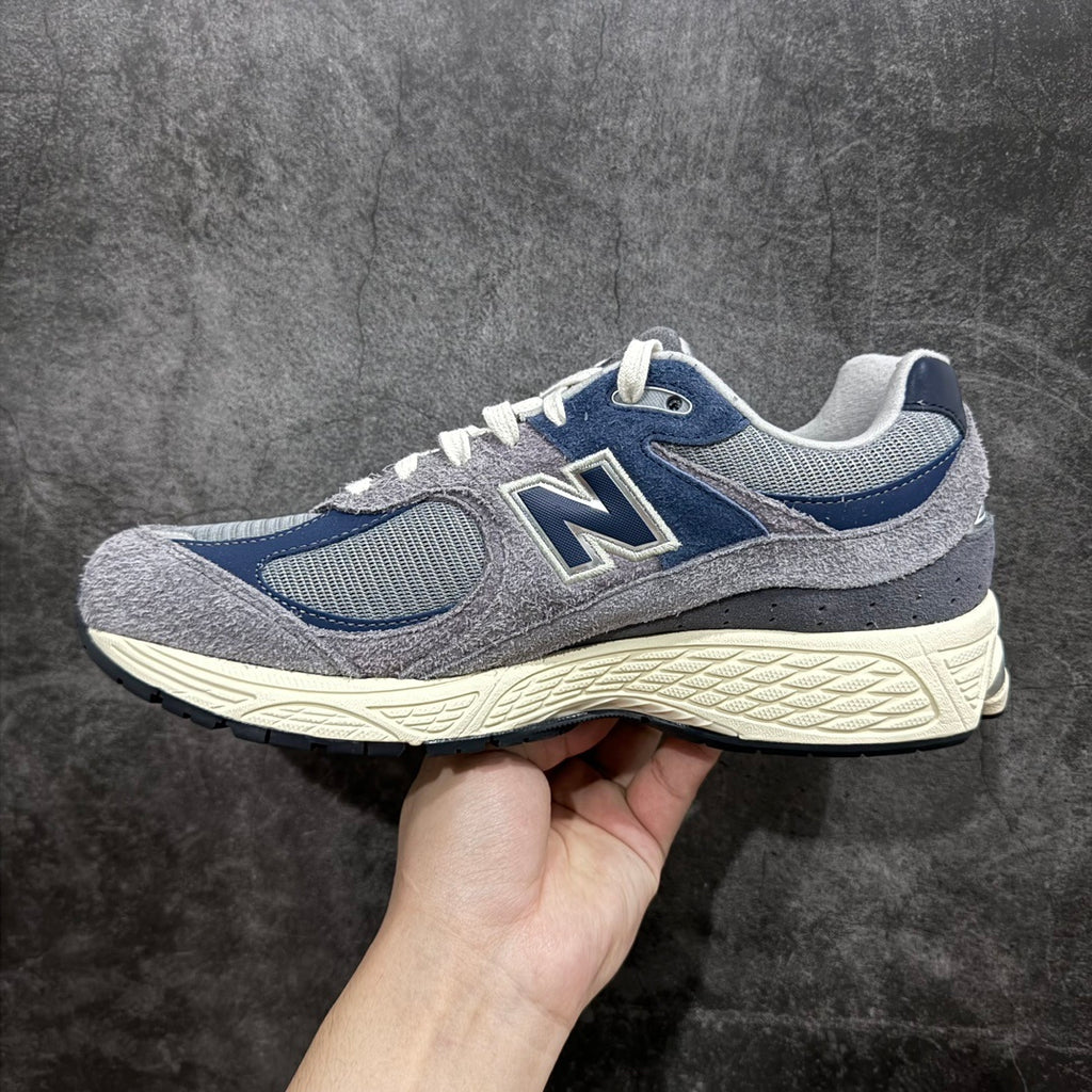 NEW BALANCE 2002R "Navy Castlerock"