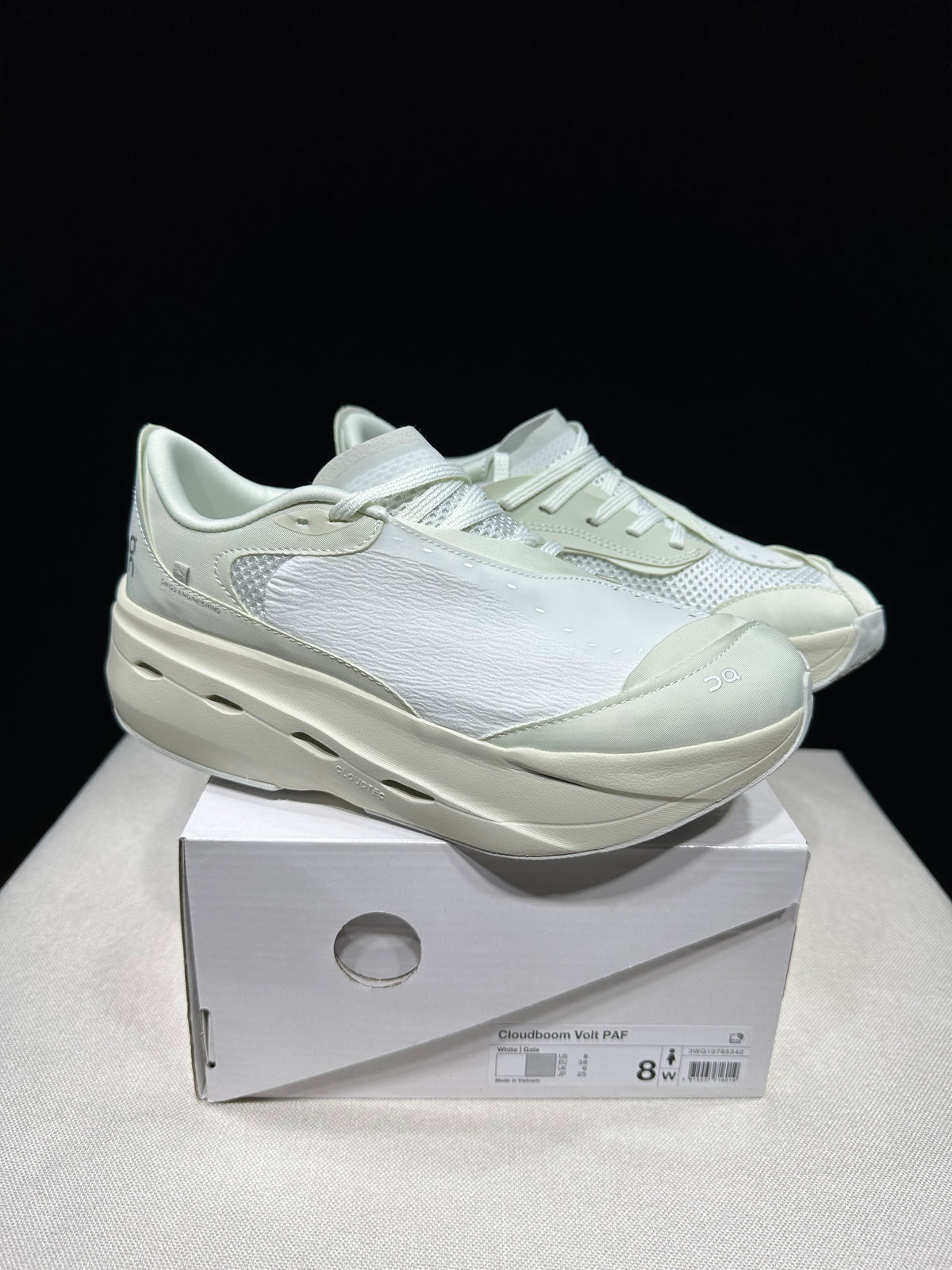 ON - CLOUDBOOM VOLT WHITE GALE