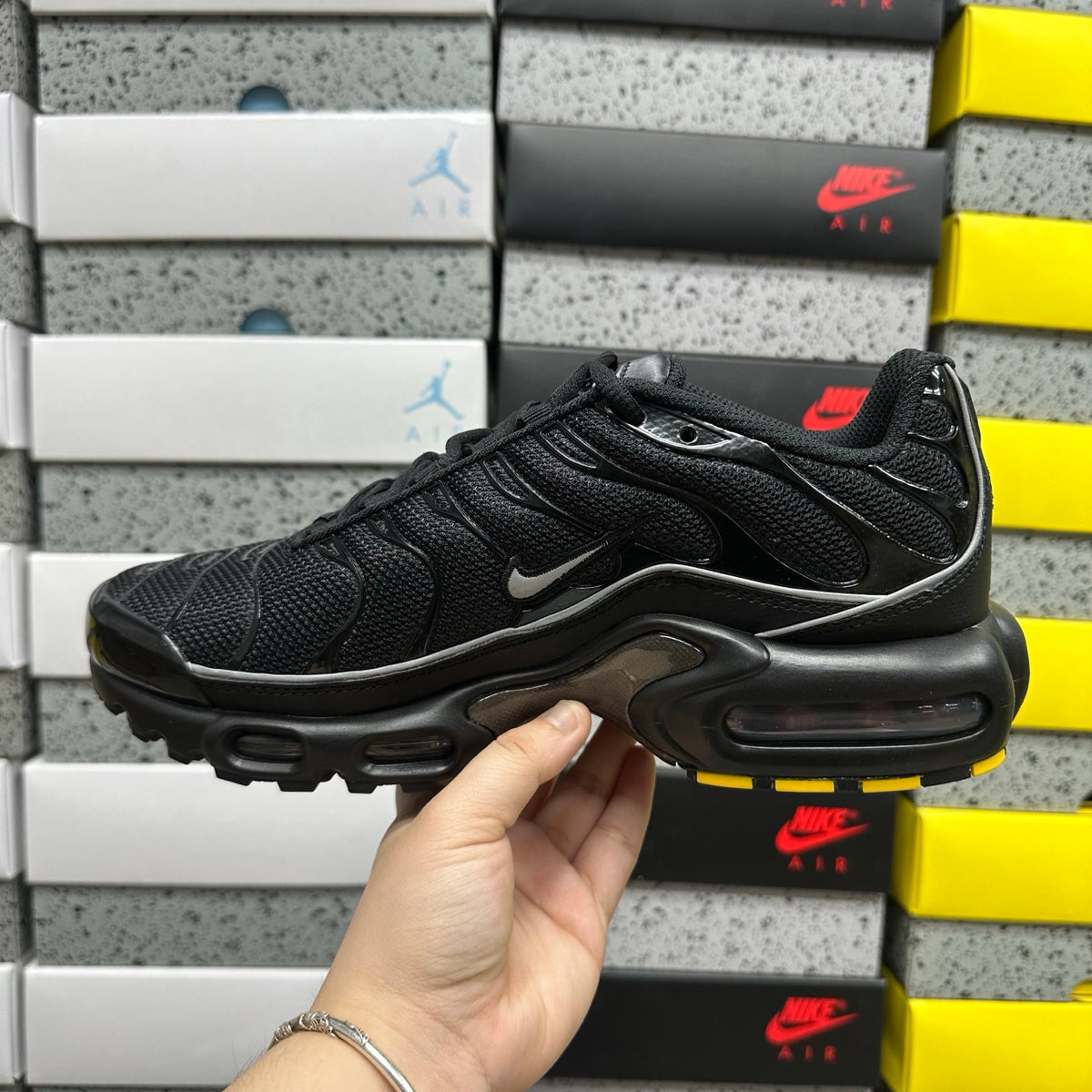 NIKE AIR MAX PLUS Black Reflective