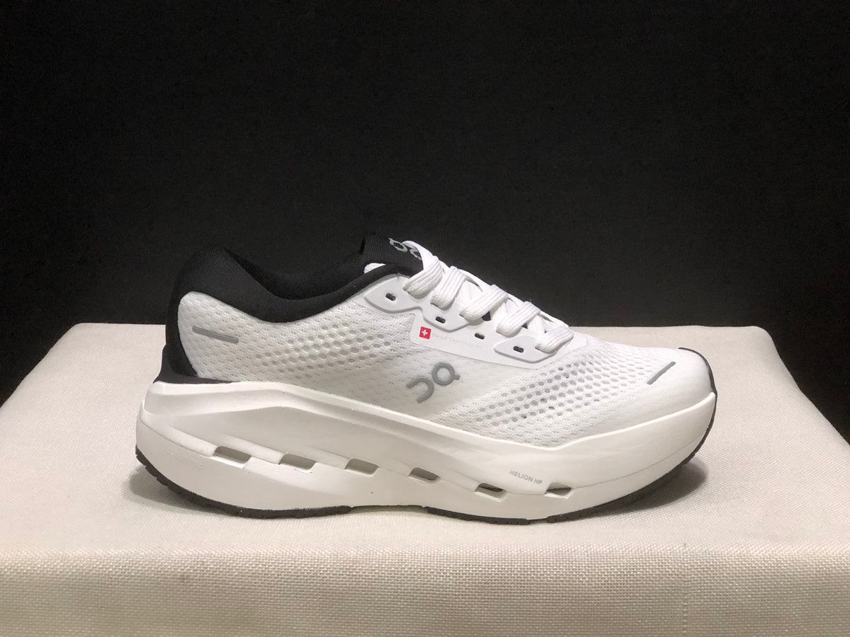 ON- Cloudrunner 3 Max White Black