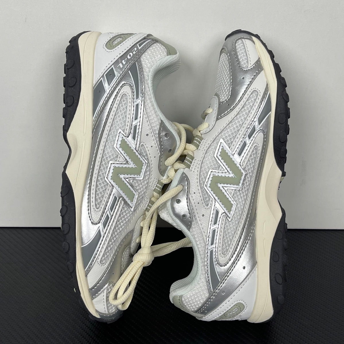 New Balance 204L Silver Metallic / Garter Snake Green