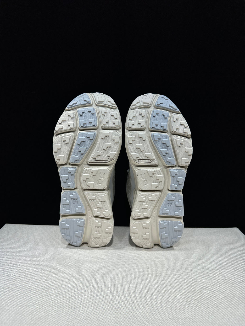 ON - CLOUDSOMA glacier pearl