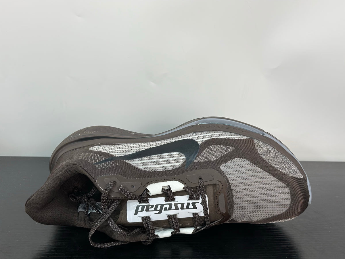 NIKE PEGASUS PREMIUN dark hazelnut or brown-toned