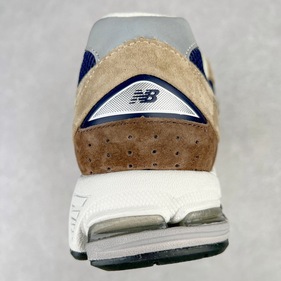 NEW BALANCE 2002R "Beige Navy Blue"