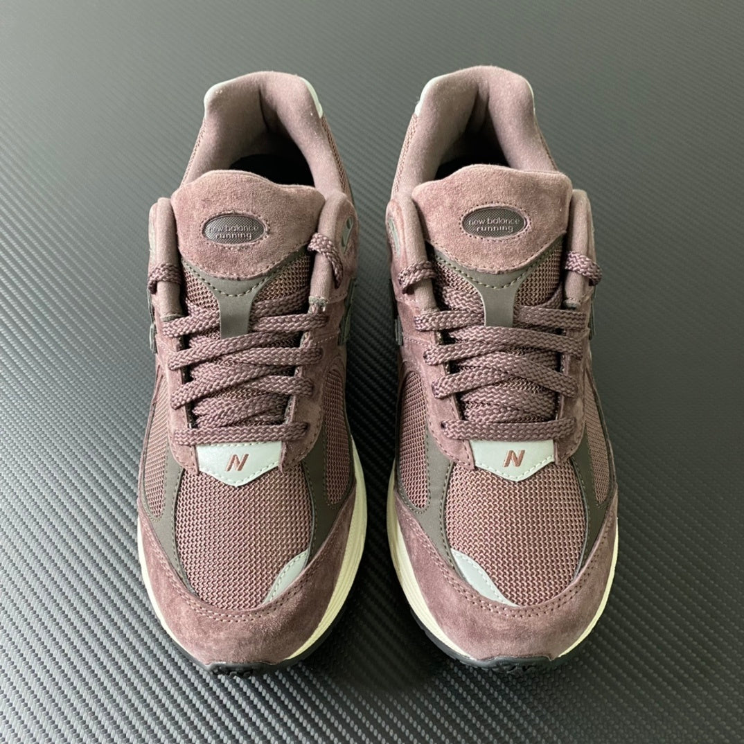NEW BALANCE 2002R 'Truffle' wine-red/brown