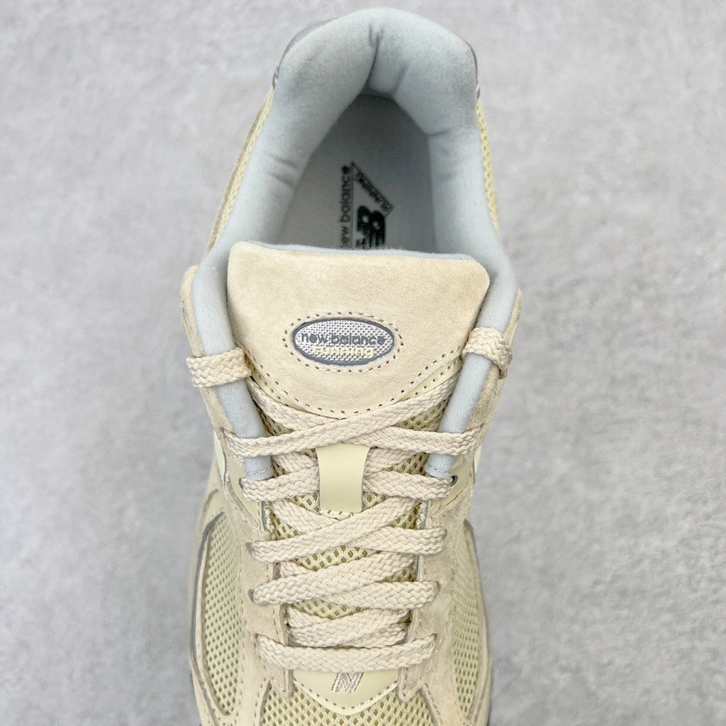 NEW BALANCE 2002R Bone Light Aluminum (or Calm Taupe / beige)