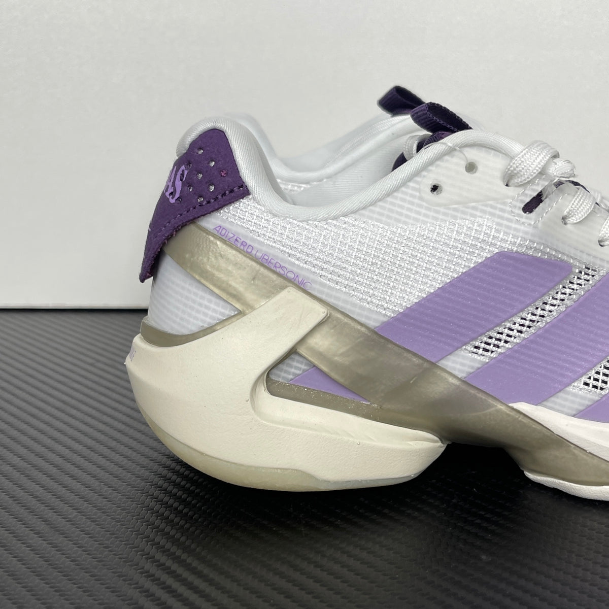 AD ADIZERO UBERSONIC 5 Cloud White / Powder Plum / Aurora Plum