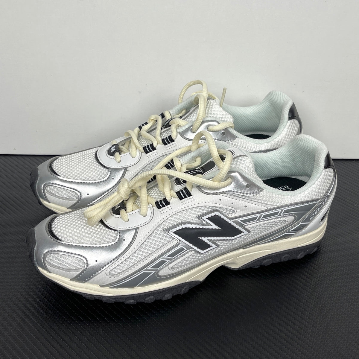 New Balance 204L Silver Metallic Black
