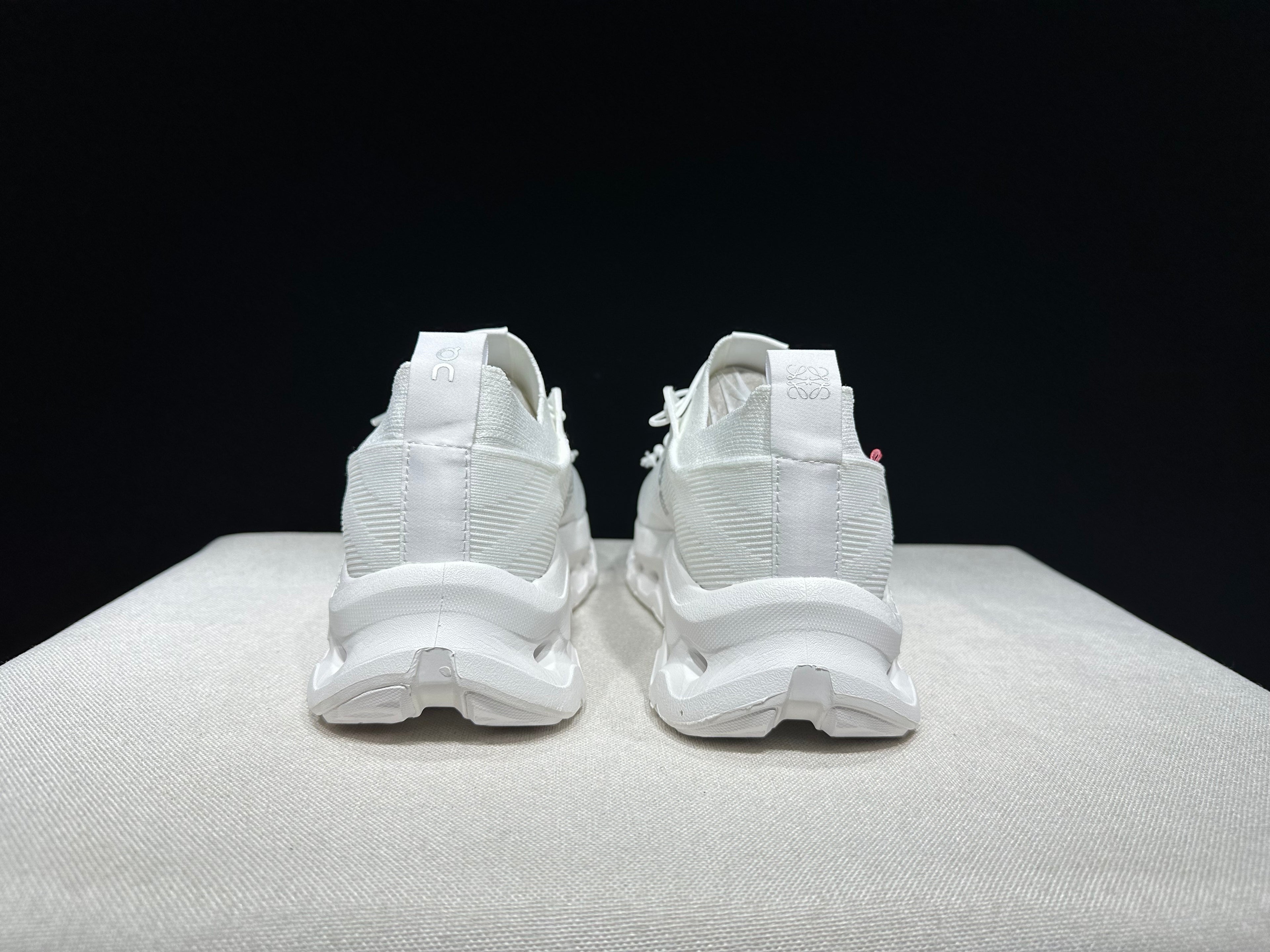 ON - Cloudtilt x Loewe 'All White'