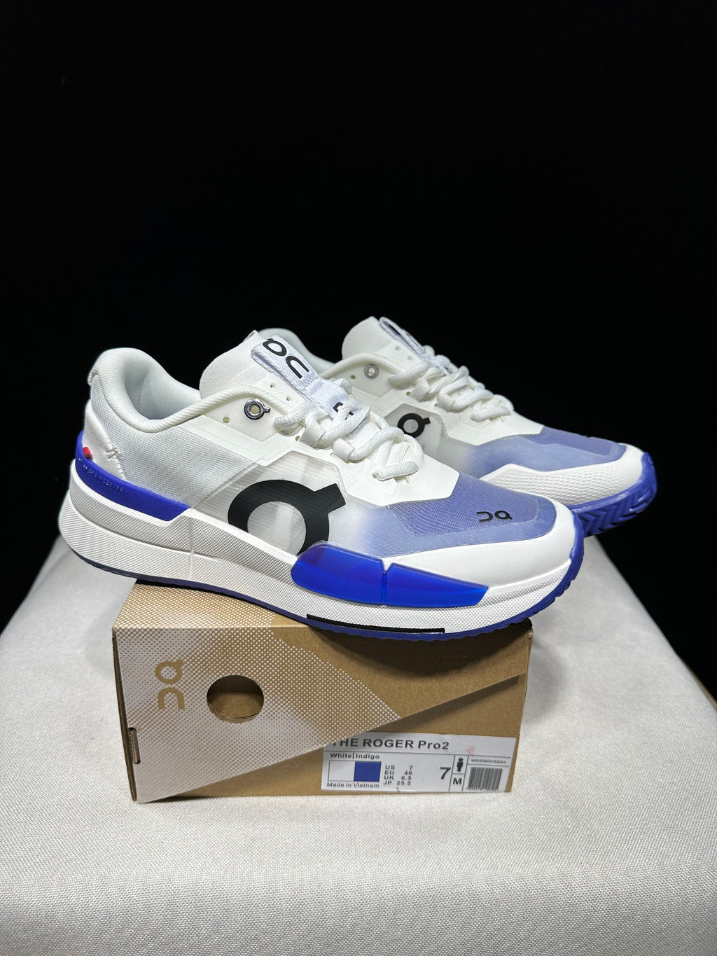 THE ROGER Pro 2 'White | Indigo'