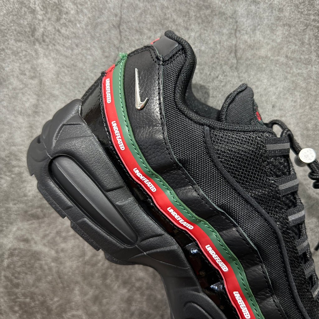 Nike Air Max 95 x Undefeated 'Black Metallic Silver'