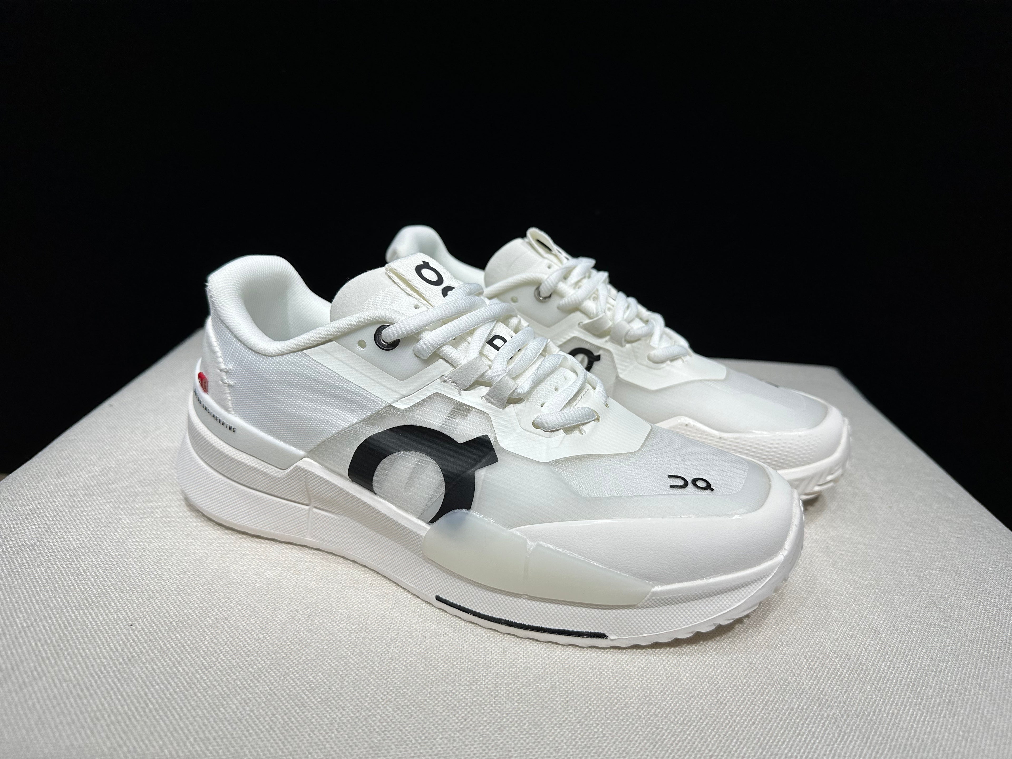 THE ROGER Pro 2 'All White'
