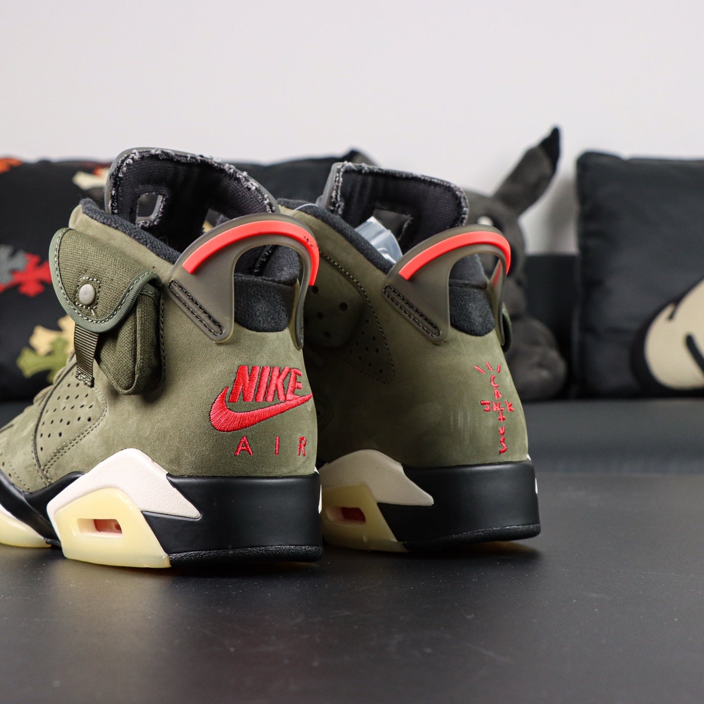 Jordan 6 Retro x Travis Scott 'Olive'
