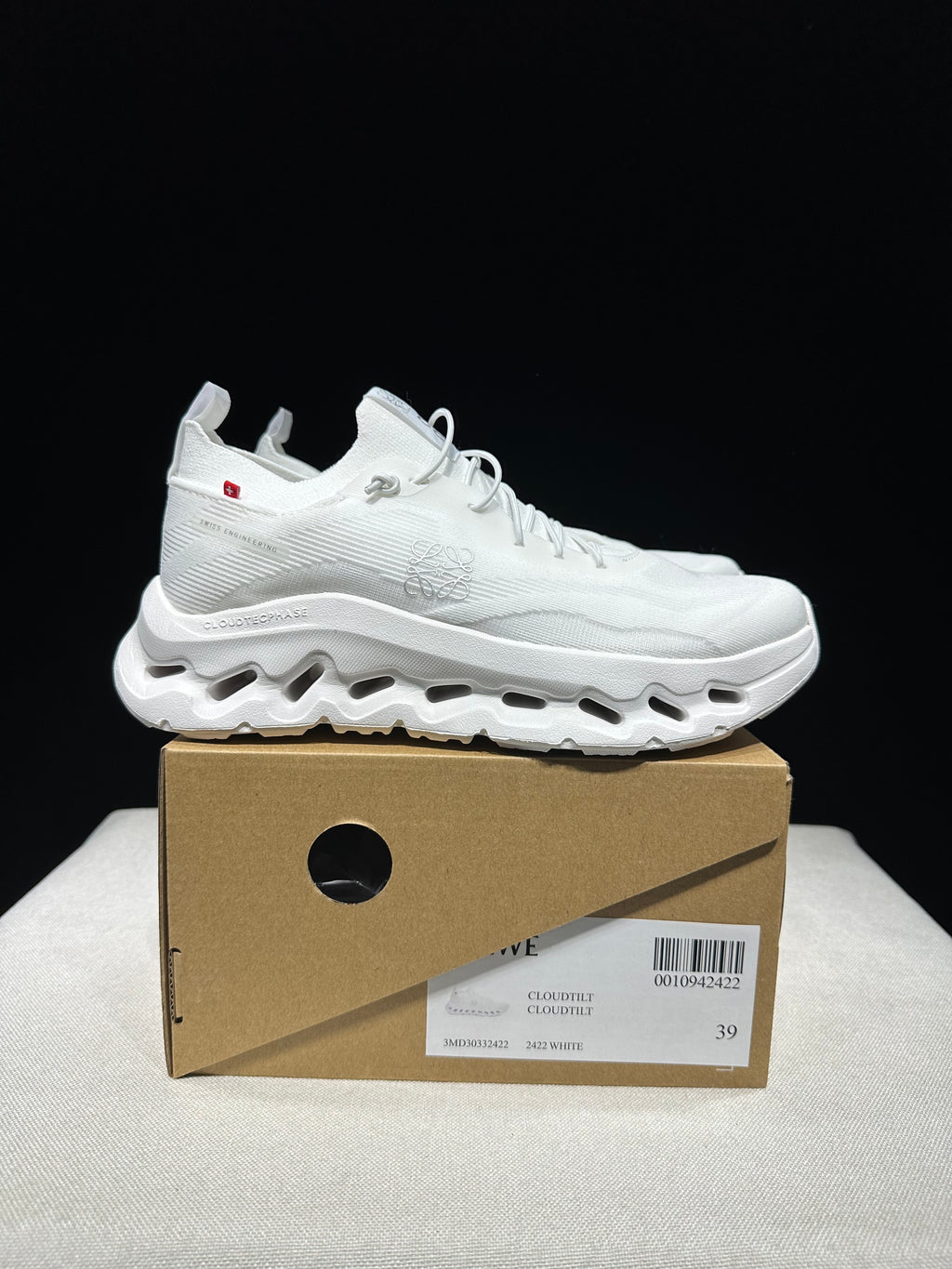 ON - Cloudtilt x Loewe 'All White'