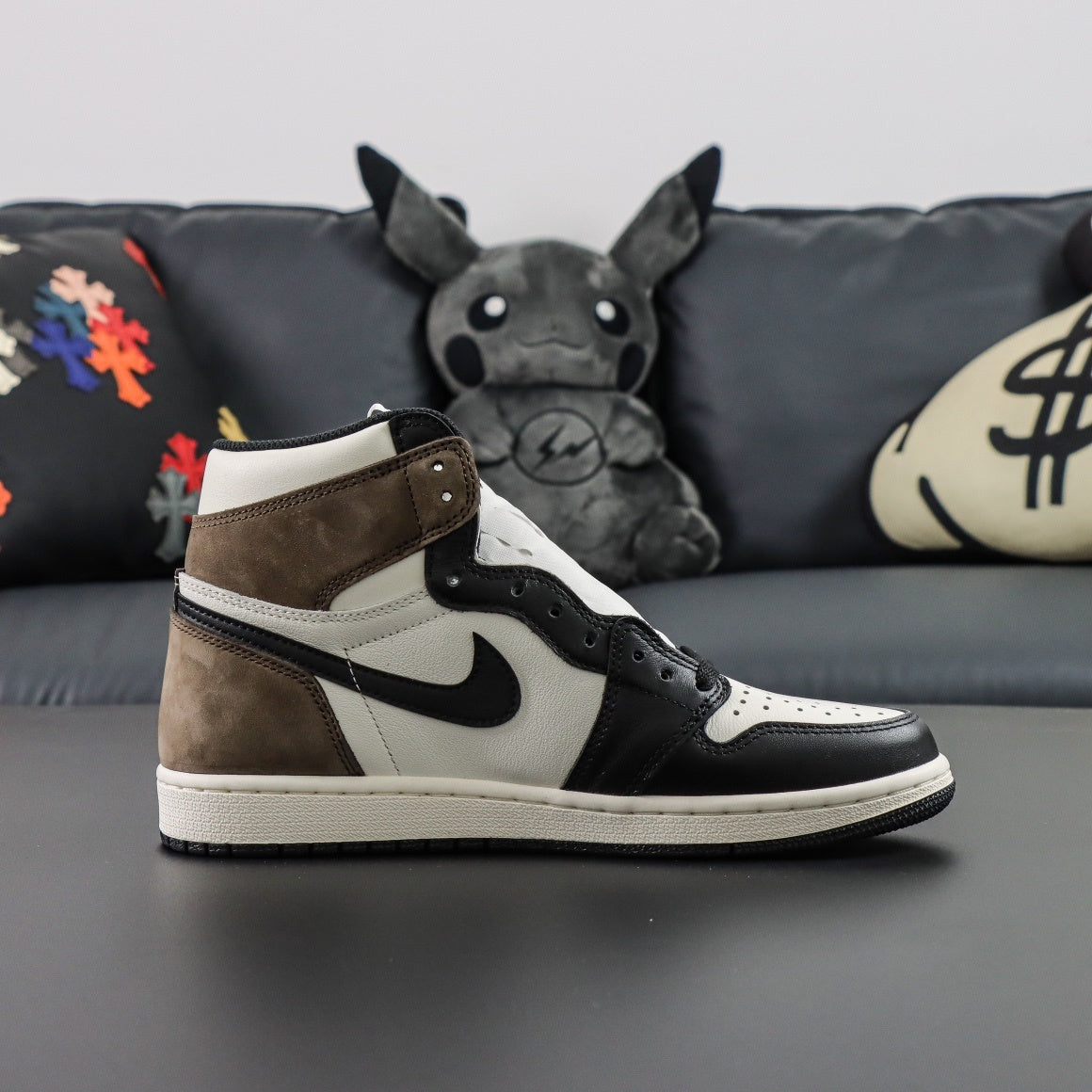 Jordan 1 Retro High OG 'Dark Mocha'
