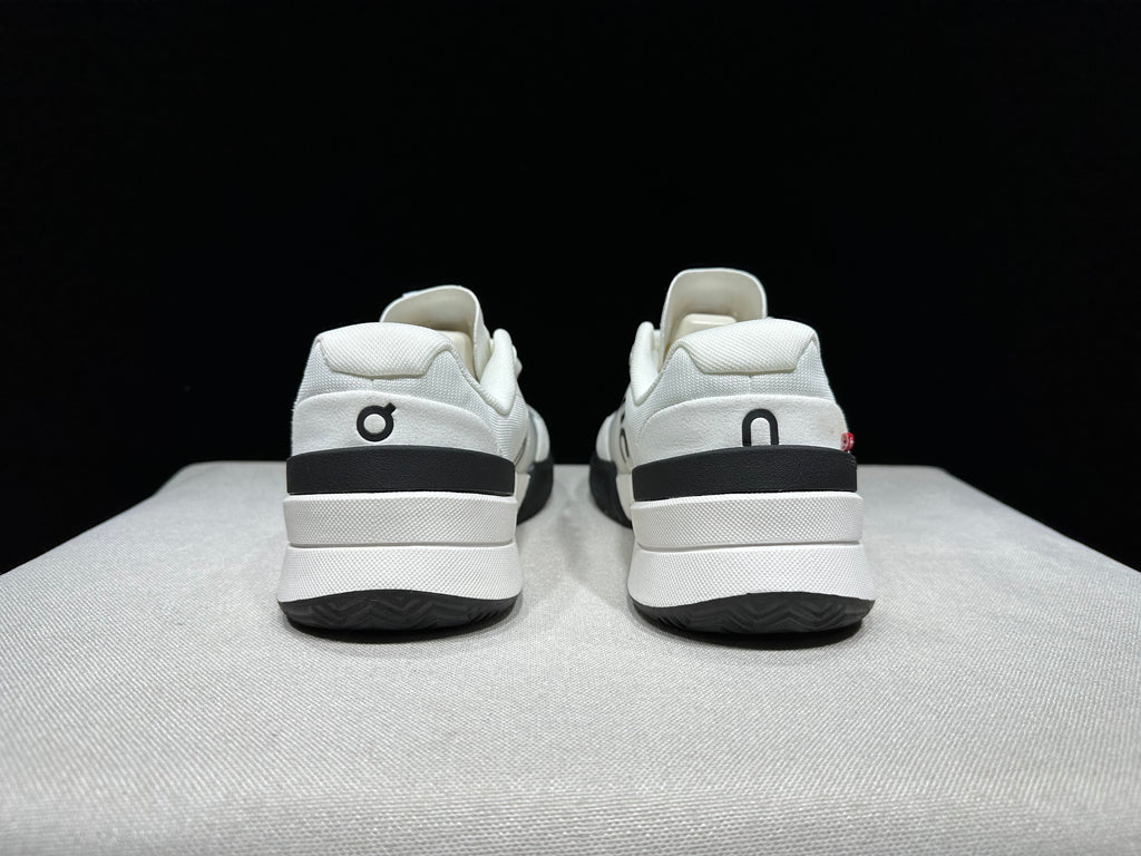 THE ROGER Pro 2 'White | Black'