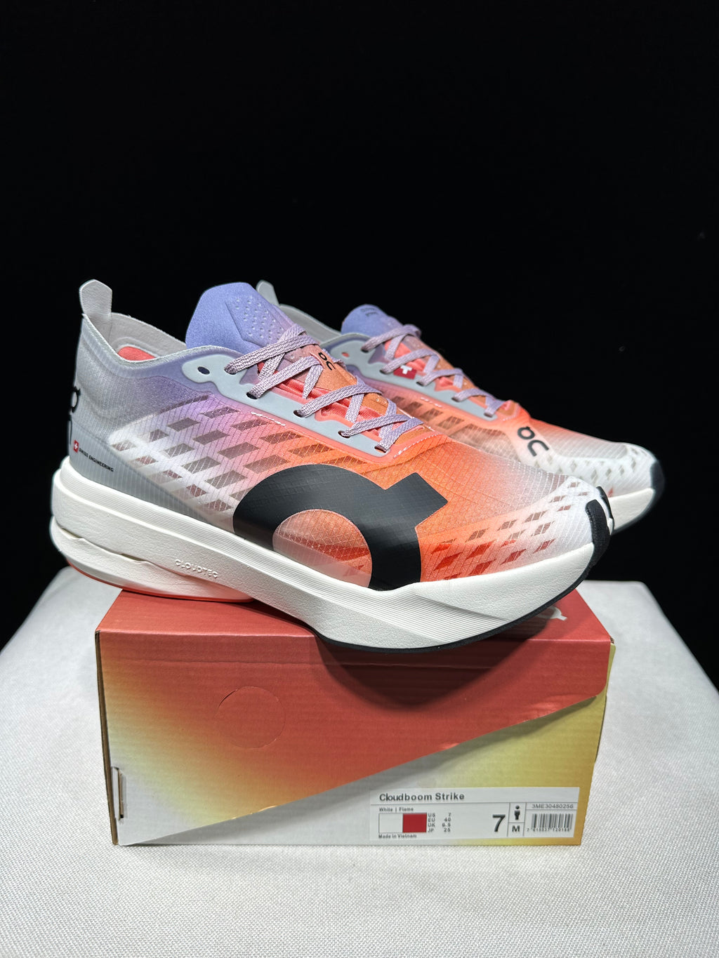 ON - Cloudboom Strike 'Purple | Orange'