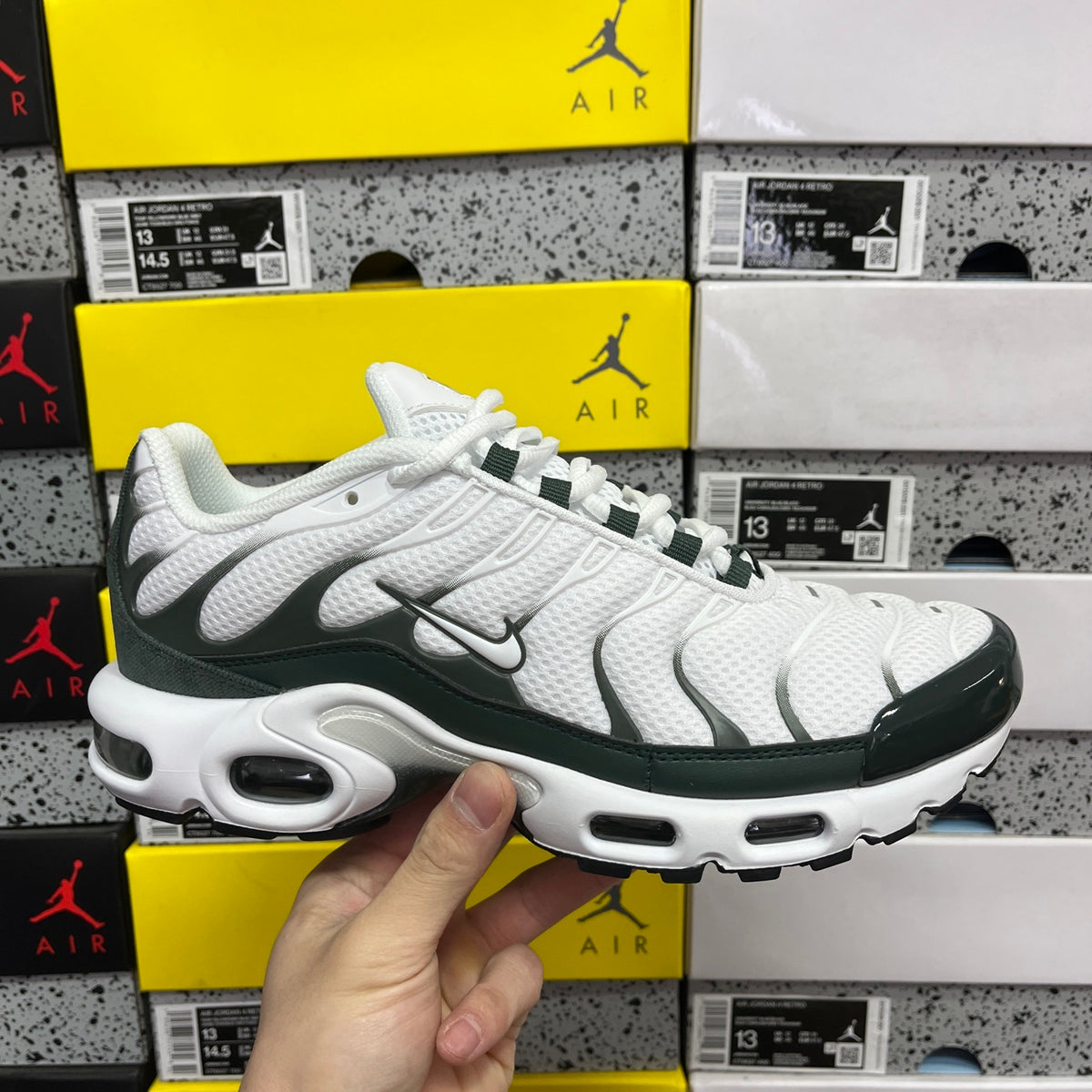 NIKE AIR MAX PLUS WHITE/LT BRITISH TAN