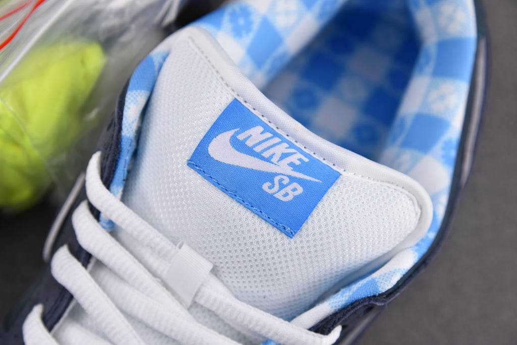 Nike SB Dunk  Low  "Blue Lobster"