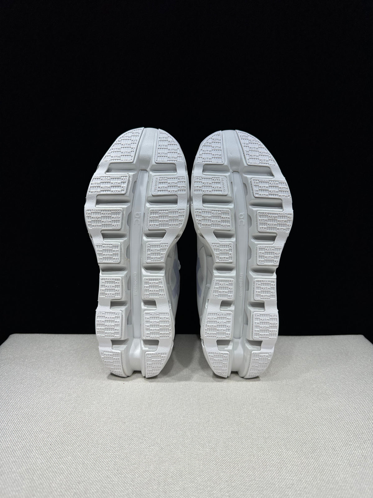ON - KITH K TECH 1 TRIPLE WHITE
