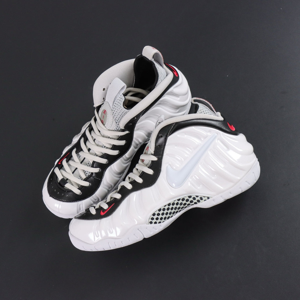 NIKE AIR  Foamposite Pro White Black University Red