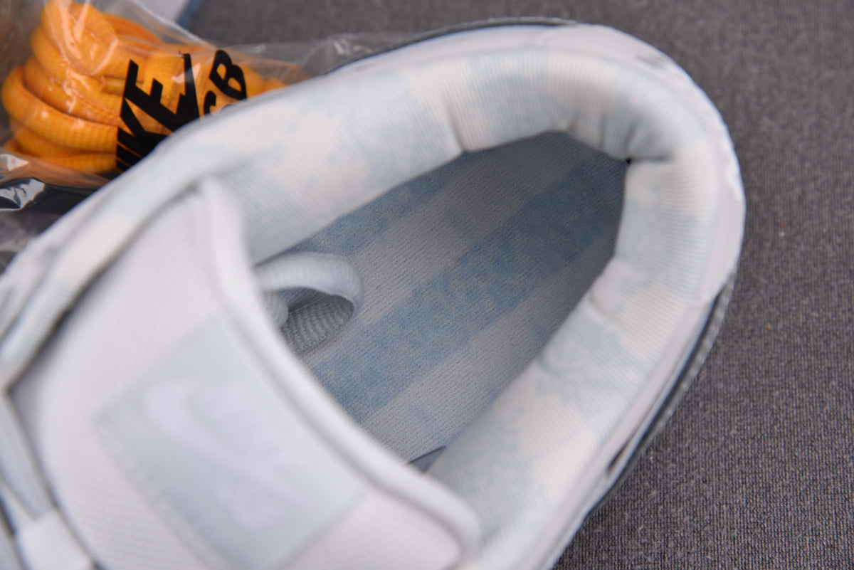 Nike SB Dunk  Low "White Lobster"
