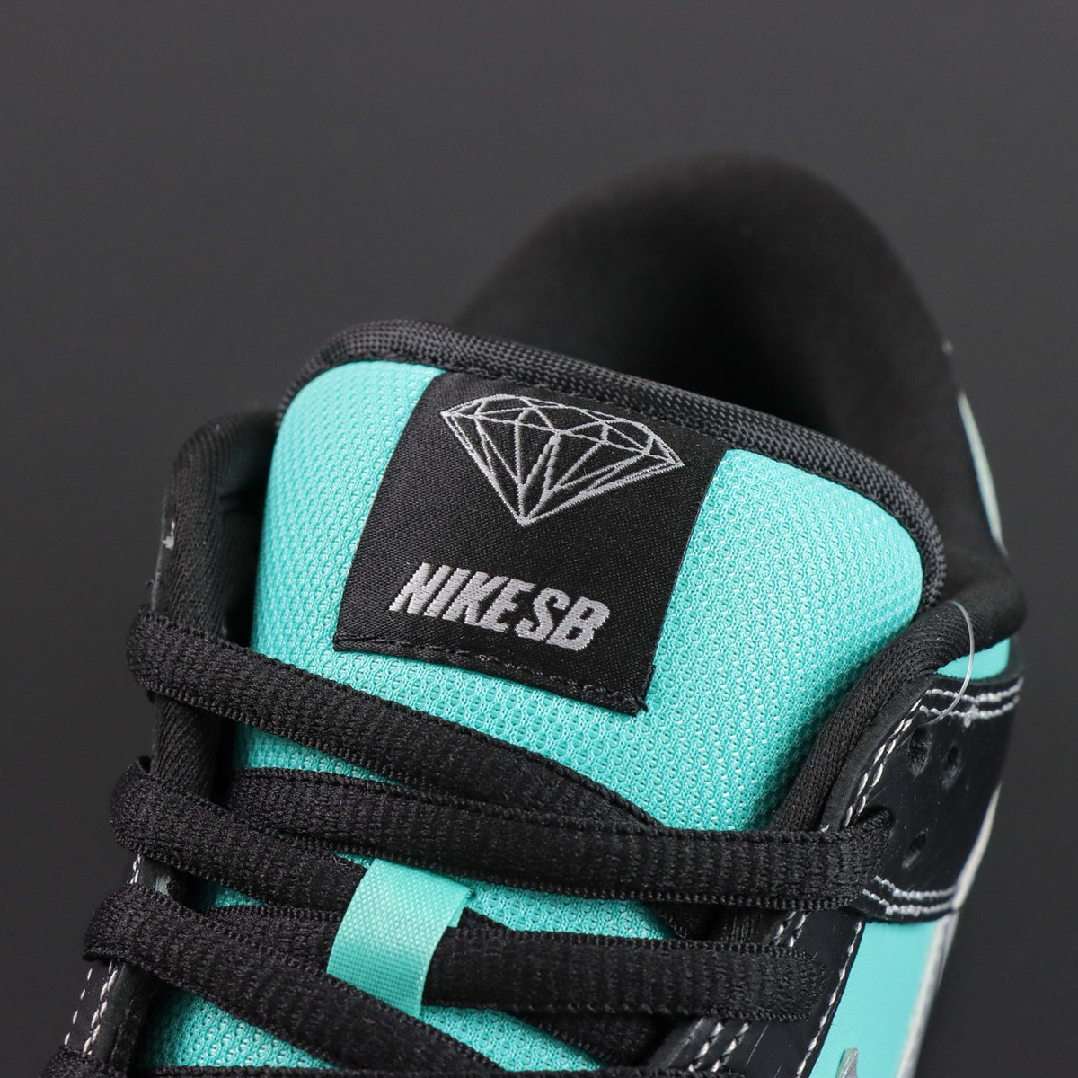 Nike SB Dunk Low Pro x Diamond Supply Co. "Tiffany"