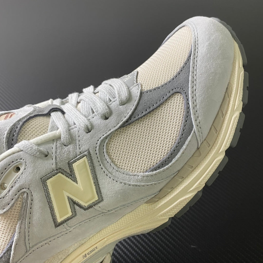 NEW BALANCE 2002R "Lunar New Year - Concrete"