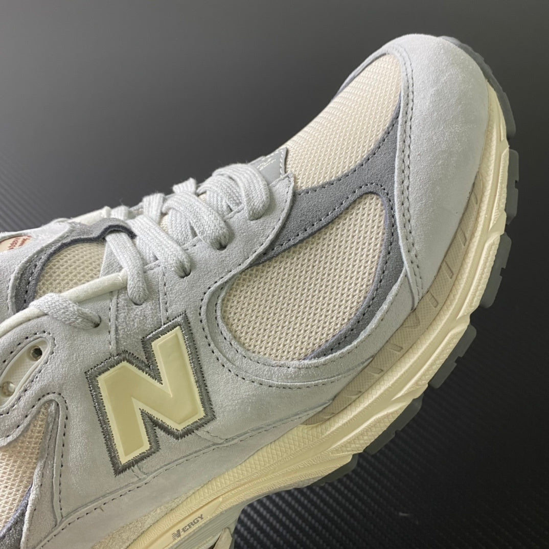 NEW BALANCE 2002R "Lunar New Year - Concrete"