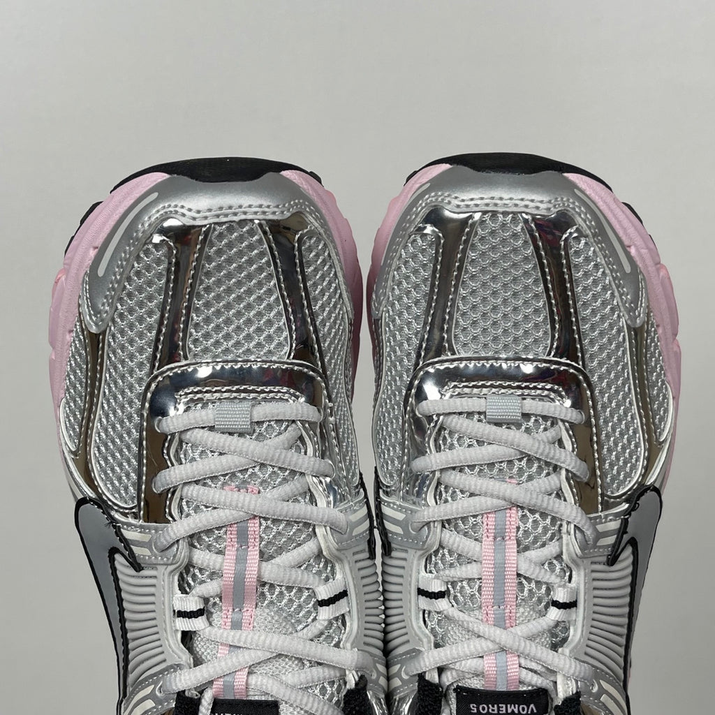 NIKE AIR ZOOM VOMERO 5 "Photon Dust / Metallic Silver / Pink Foam"