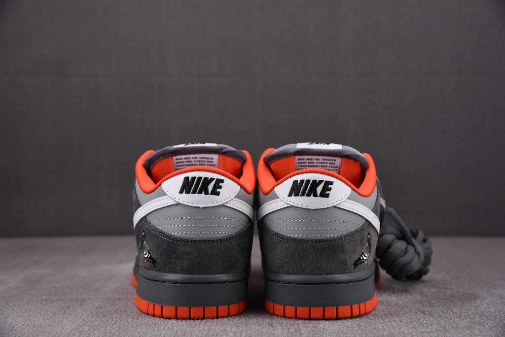 Nike SB Dunk  Low Staple NYC "Pigeon"