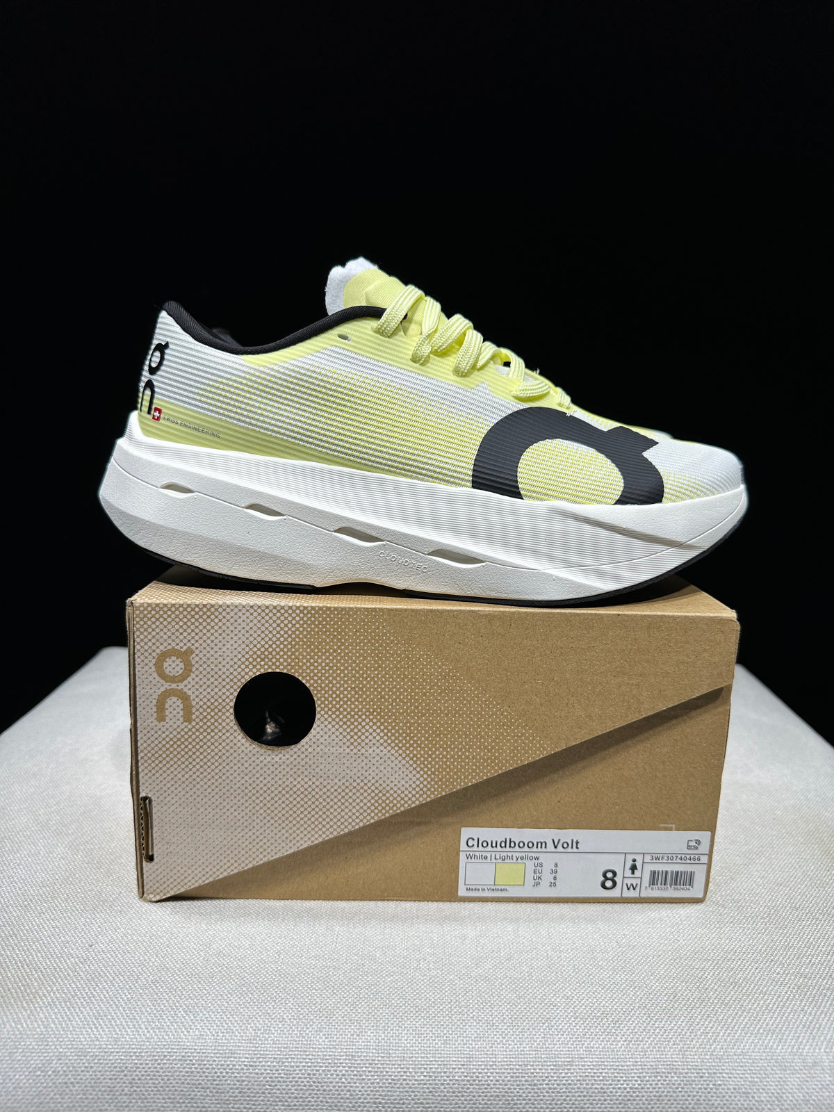 ON - CLOUDBOOM VOLT WHITE LIGHT YELLOW