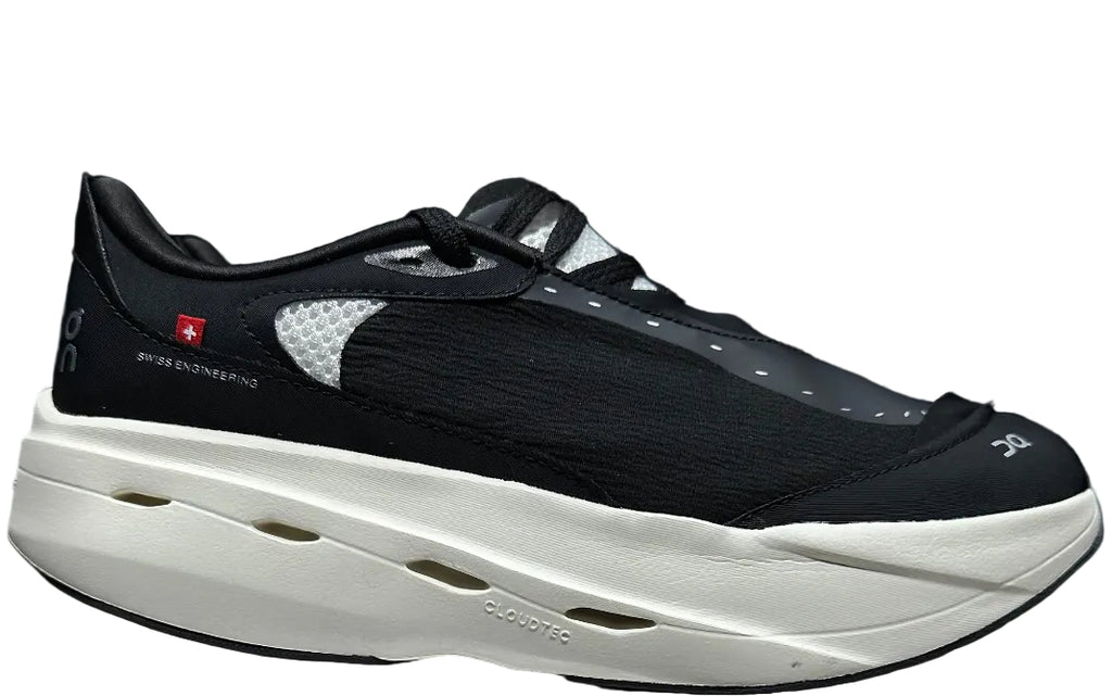 ON - CLOUDBOOM VOLT BLACK WHITE