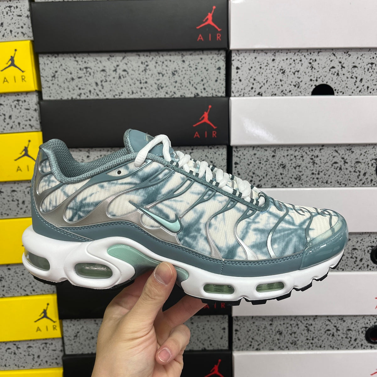 NIKE AIR MAX PLUS Palm Trees Green