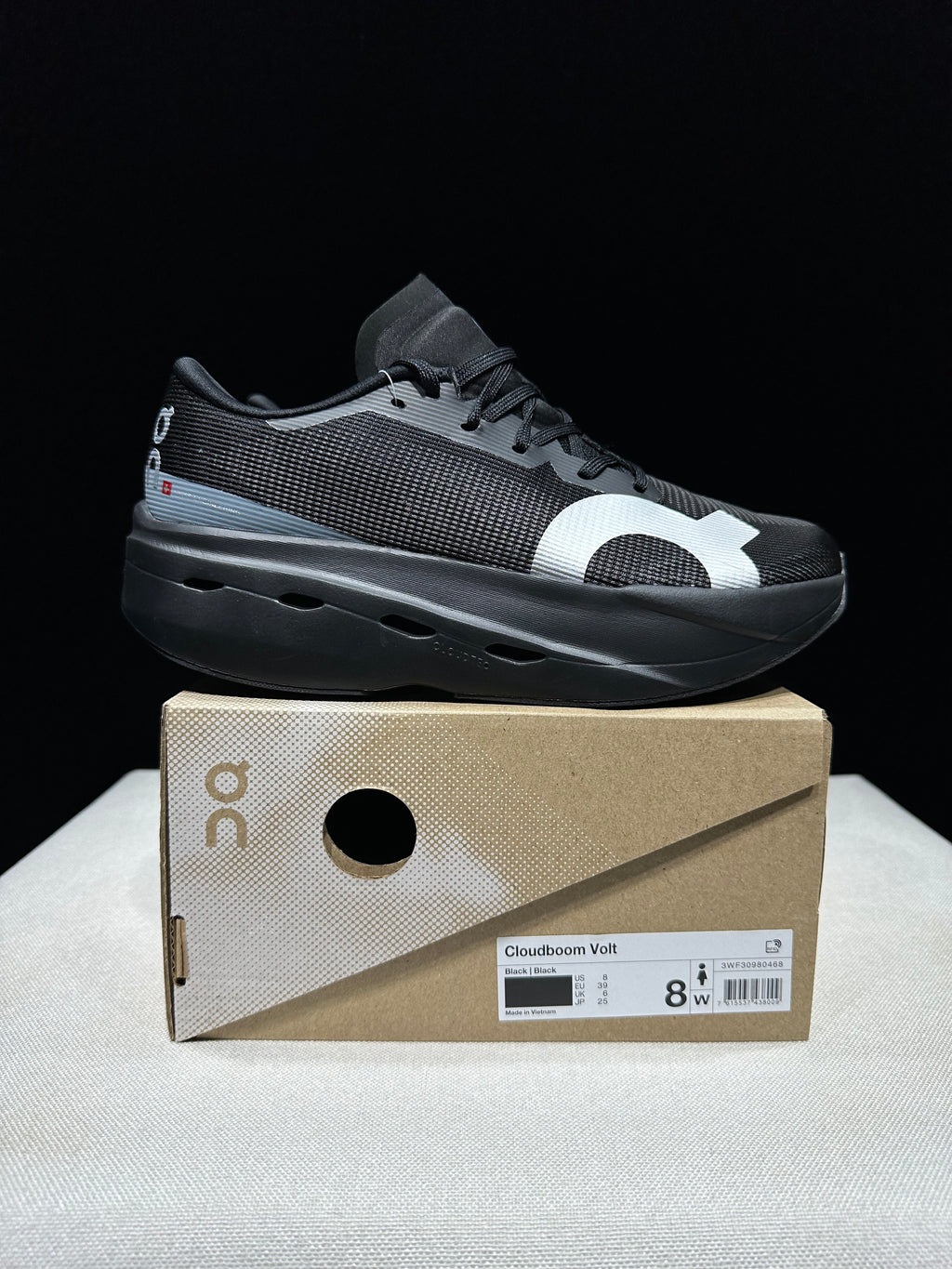 ON - CLOUDBOOM VOLT ALL BLACK V2