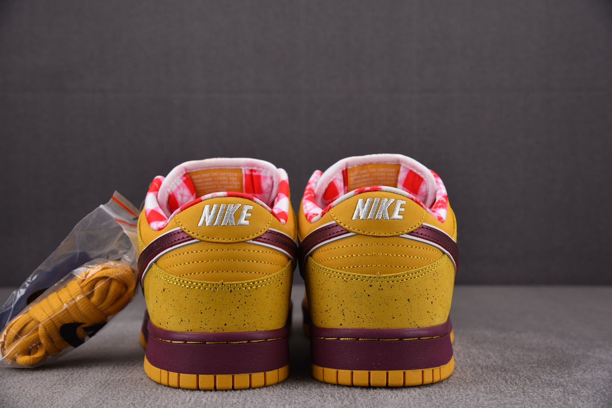 Nike SB Dunk  Low "Yellow Lobster"