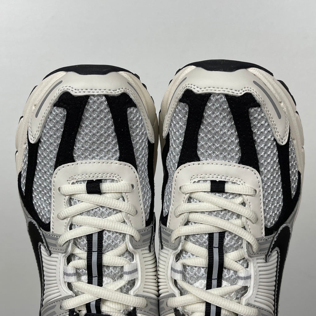 NIKE AIR ZOOM VOMERO 5 "Photon Dust Black"