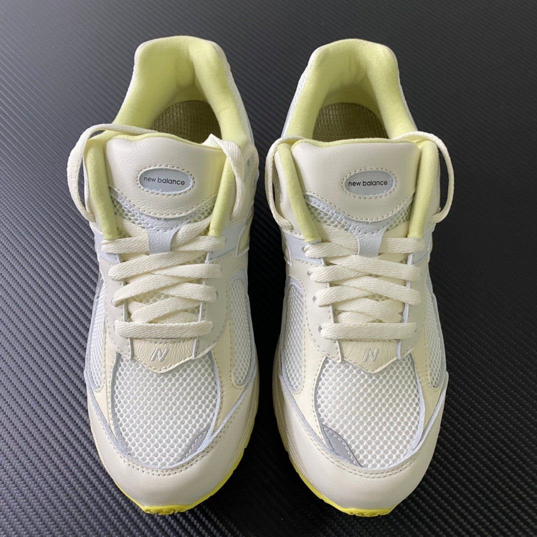 NEW BALANCE 2002R AURALEE 'White'  beige and brown