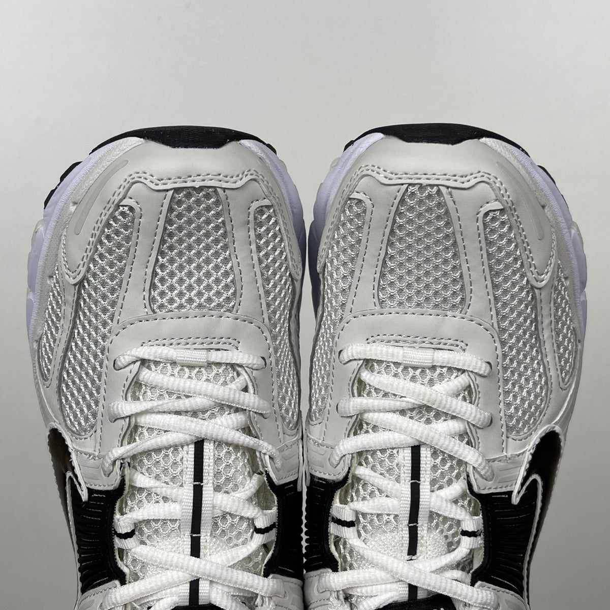 NIKE AIR ZOOM VOMERO 5 "White Black" "Panda"