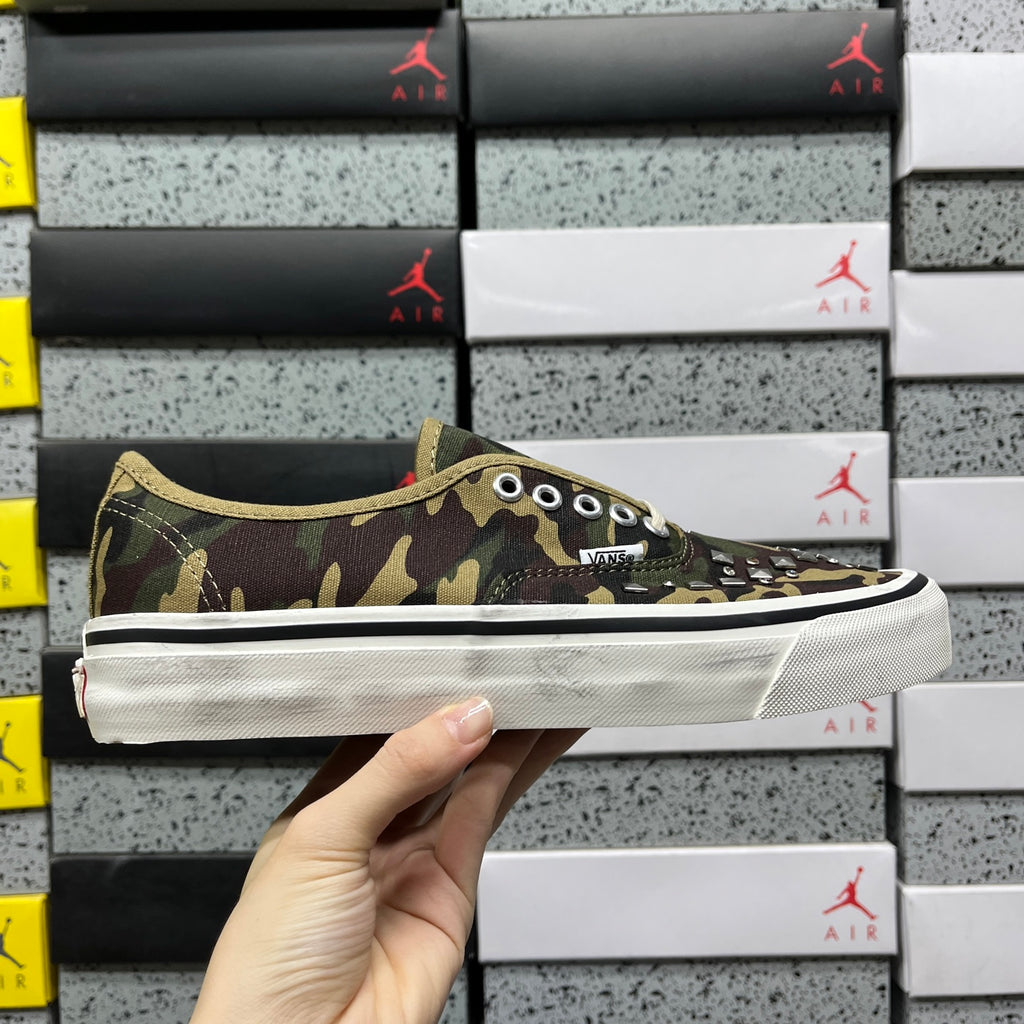 VANS LX AUTHENTIC 44 Woodland Camo Green
